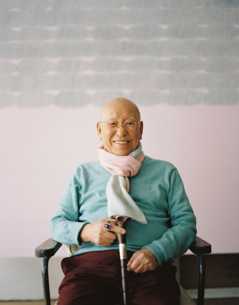 박서보-화백-단색화-현대미술-거장-한국-수신-묘법-루이비통-퍼렐윌리엄스-글로우업매거진