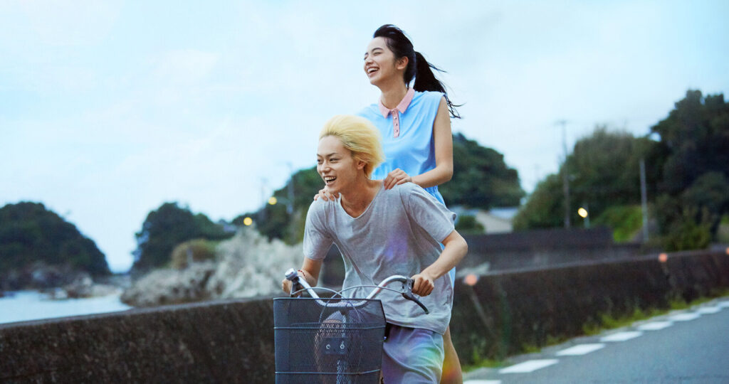 일본영화-자전거-낭만-영화추천-봄날씨-물에빠진나이프