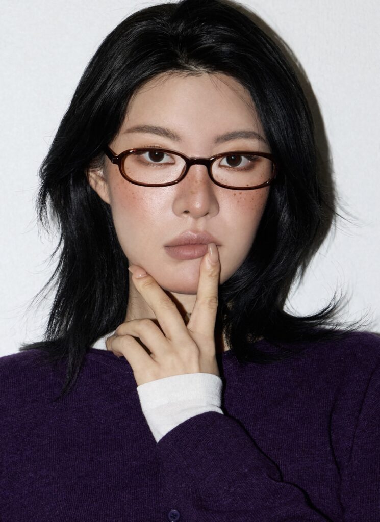 여자-안경